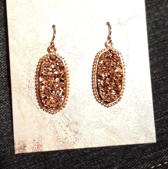 *Last Pair* Rose Gold Earrings - Picture 2 of 3
